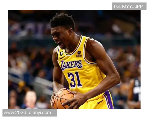 托马斯布莱恩特绝杀被帽愤怒推开摄像头引发热议