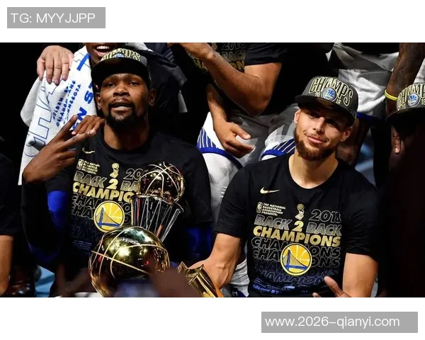 老将默契配合霍福德助攻库里精彩反篮打成21