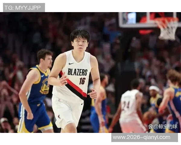 比卢普斯称赞杨瀚森篮板表现强调球队需加强篮下防守力度